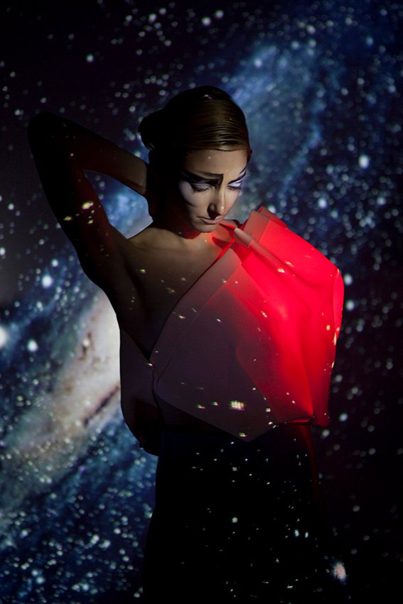 PROD: LIBERTARIAN MAG / PH: FEDE WELER / MAKE UP & HAIR: JOY BLANCO PARA JAZMÍN CALCARAMI ESTUDIO